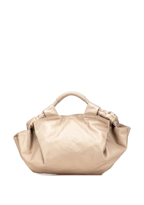Loewe Pre-Owned 2010-2025 Nappa Aire hobo bag - Gold