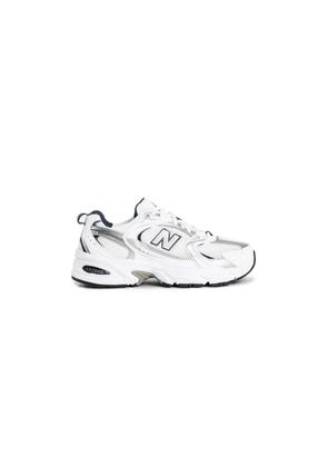 NEW BALANCE UNISEX WHITE SNEAKERS