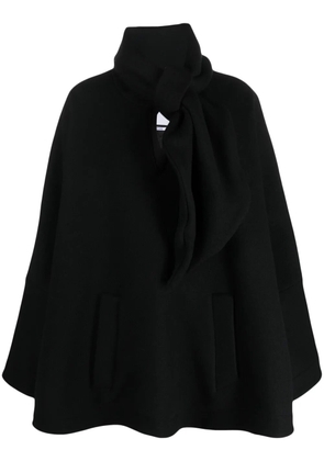 The Attico logo-plaque cape - Black