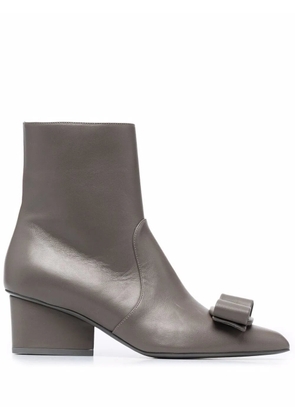 Ferragamo 50mm Viva bow-detail ankle boots - Grey