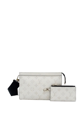Louis Vuitton Pre-Owned 2021-2025 Monogram Taigarama Gaston Wearable Wallet crossbody bag - White