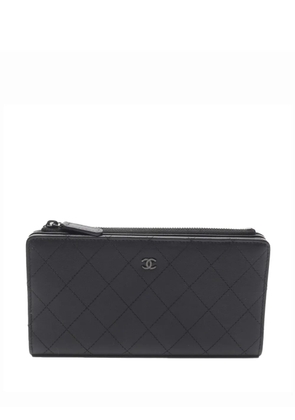CHANEL Pre-Owned 2021-2025 Quilted Calfskin So Black Bifold Wallet long wallets