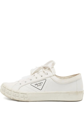 Prada Pre-Owned Cassetta Wheel sneakers - White