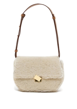 Closed shearling shoulder bag - Neutrals