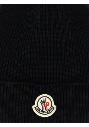Moncler ribbed logo-patch beanie - Black