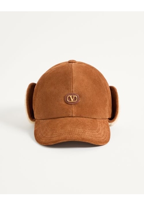 Valentino Garavani Valentino Garavani Vlogo Signature baseball cap in suede and sheepskin Man BROWN/BUTTER 59