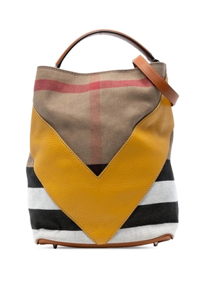 Burberry Pre-Owned 2000-2017 Medium Mega Check Canvas and Calfskin Chevron Ashby Bucket satchel - Brown