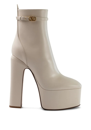 Valentino Garavani platform-sole boots - Neutrals