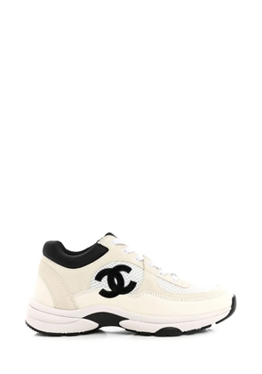 CHANEL Pre-Owned CC suede lace-up sneakers - White