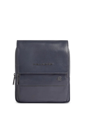PIQUADRO flap-detail shoulder bag - Blue