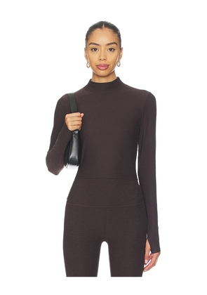 Beyond Yoga Featherweight Moving On Cropped Pullover in Chocolate. Size XS. Also in L, M.