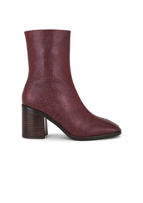 INTENTIONALLY BLANK Contour Boot in Burgundy. Size 6. Also in 10, 7, 8, 9.