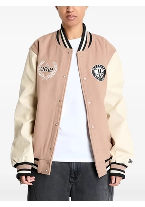 NEW ERA CAP Brooklyn Nets NBA Lifestyle varsity jacket - Neutrals