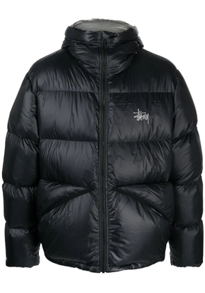 Stüssy logo-embroidered puffer jacket - Black