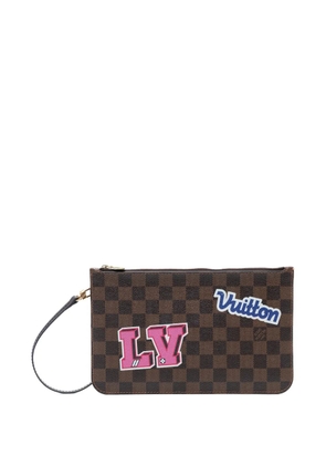 Louis Vuitton Pre-Owned 2018 Damier Ebene Travel Patches Neverfull MM pouch - Brown