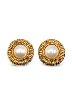 CHANEL Pre-Owned 1970s Etruscan faux-pearl earrings - Gold