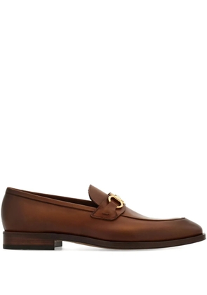 Ferragamo Gancini-buckle loafers - Brown