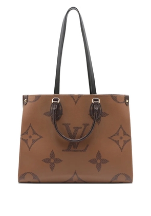Louis Vuitton Pre-Owned 2021-2025 Monogram Reverse Giant OnTheGo MM satchel - Brown