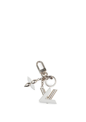 Louis Vuitton Pre-Owned 2015 Silver Resin LV Twist Ring key chain