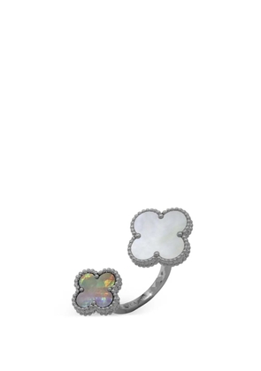 Van Cleef & Arpels Pre-Owned 2025 18K White Gold and Mother of Pearl Magic Alhambra Between the Finger ring - Silver