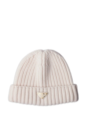 Prada triangle-logo beanie hat - Neutrals