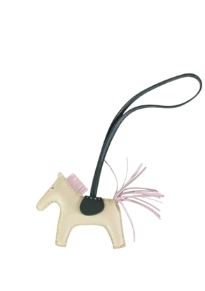 Hermès Pre-Owned 2022 Milo Lambskin Grigri Rodeo Horse Bag Charm PM key chain - White