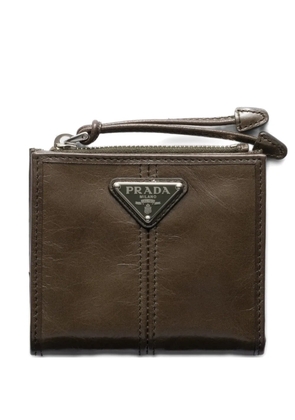 Prada triangle logo zip leather wallet - Brown