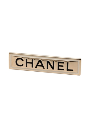 CHANEL Pre-Owned 2021 Gold Plated Logo Plate Brooch costume brooch
