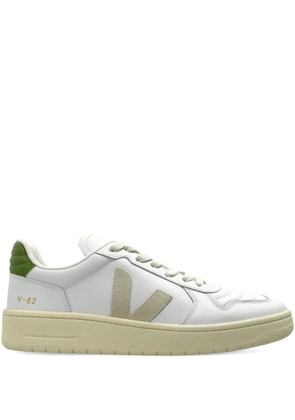 VEJA V-82 II logo-detailed sneakers - White