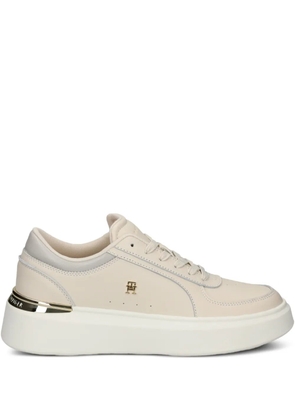 Tommy Hilfiger logo-plaque lace-up sneakers - Neutrals