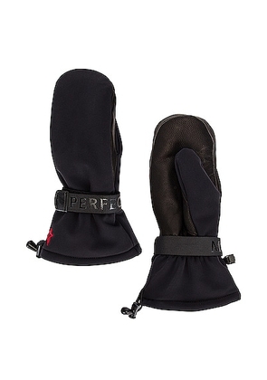 Perfect Moment Davos Mitts in Black - Black. Size L (also in M, S).