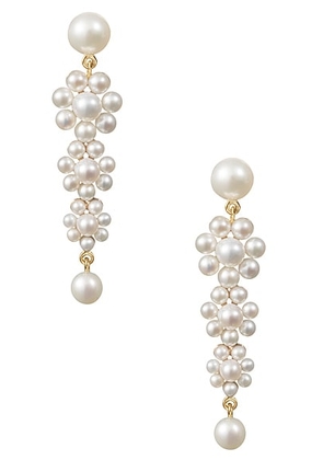 Sophie Bille Brahe Petite Margurite Fleur Earrings in 14k Recycled Yellow Gold & Freshwater Pearls - Metallic Gold. Size all.