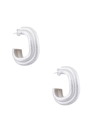 VALERE Wave Earrings in Silver Plated - Metallic Silver. Size all.