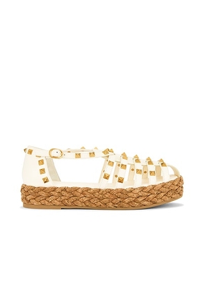 Valentino Garavani Rockstud Cork Espadrillas in Ivory & Naturale - Ivory. Size 36 (also in 37, 38, 39, 41).