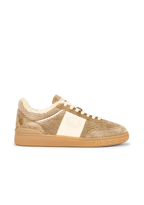Valentino Garavani Up Village Sneaker in Chinos  Glace  & Papyrus - Brown. Size 39.5 (also in 36, 36.5, 37, 37.5, 39, 40).