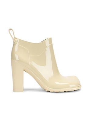 Bottega Veneta Rubber Ankle Boots in Sea Salt - Cream. Size 35 (also in 36, 37, 38, 39, 40).