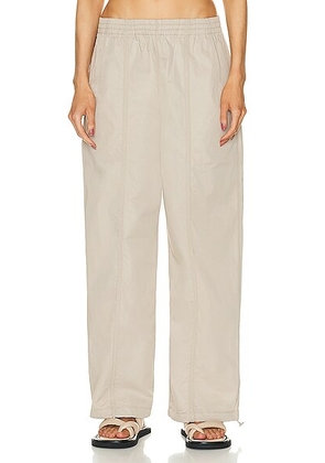 AGOLDE Dakota Track Pant in Truffle - Beige. Size L (also in ).