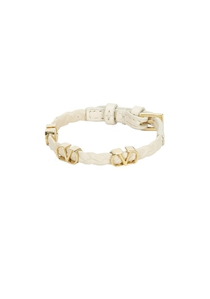 Valentino Garavani V Logo Signature Leather Bracelet in Light Ivory - Ivory. Size all.