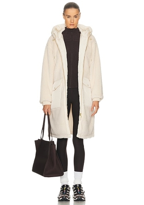 Varley Cyrus Reversible Coat in Sandshell - Beige. Size L (also in M, S).
