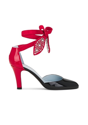 Valentino Garavani Foliefoliage Ankle Strap Pump in Nero & Rouge - Black. Size 36 (also in 36.5, 37, 37.5, 38, 38.5, 39, 39.5, 40, 41).