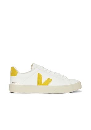 Veja Campo Sneakers in Extra-White & Liquor - White. Size 45 (also in ).