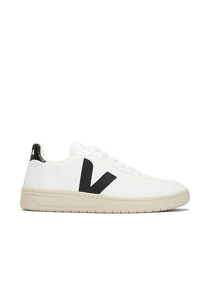 Veja V-10 Sneakers in White & Black - White. Size 40 (also in 41, 42, 44, 45).