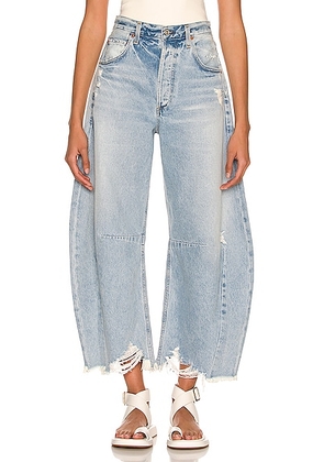 Citizens of Humanity Horseshoe Jeans in Savahn - Denim-Light. Size 27 (also in ).