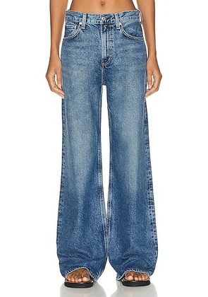 Citizens of Humanity Paloma Baggy Jeans in Siesta - Denim-Medium. Size 32 (also in 26, 29, 31).