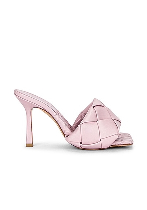 Bottega Veneta The Rubber Lido Sandals in Magnolia - Pink. Size 35.5 (also in ).