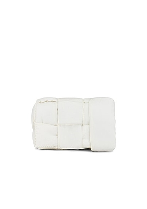 Bottega Veneta Borsa in White & Silver - White. Size all.
