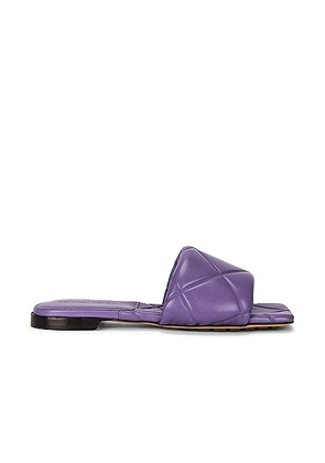 Bottega Veneta BV Rubber Lido Sandals in Lavender - Purple. Size 35.5 (also in ).