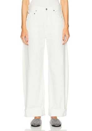 Citizens of Humanity Ayla Baggy Cuffed Crop Jeans in Pashmina - White. Size 33 (also in 32).