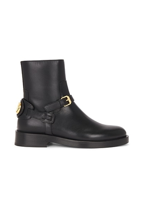 Valentino Garavani V Logo Signature Boot in Nero - Black. Size 36.5 (also in 36, 37, 37.5, 38, 38.5, 39, 39.5, 40, 41).