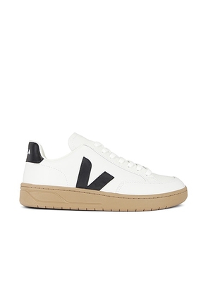 Veja V-12 in White Black Dune - White. Size 40 (also in 41).